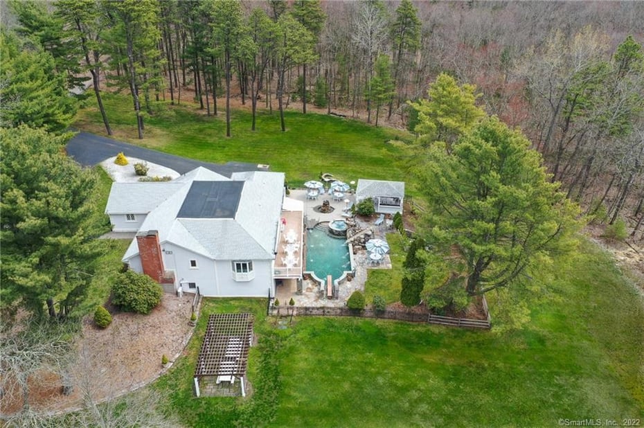96 Dickinson Road Photo 3