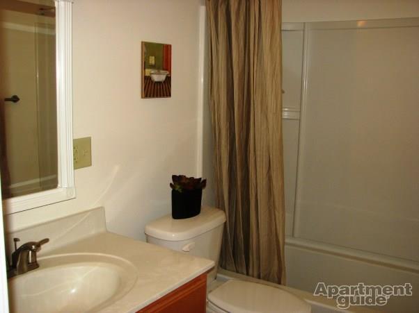 52 Essex Street Photo 7