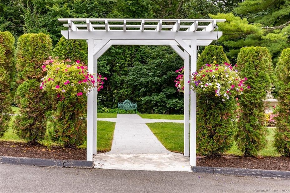 271 Federal Road Photo 39