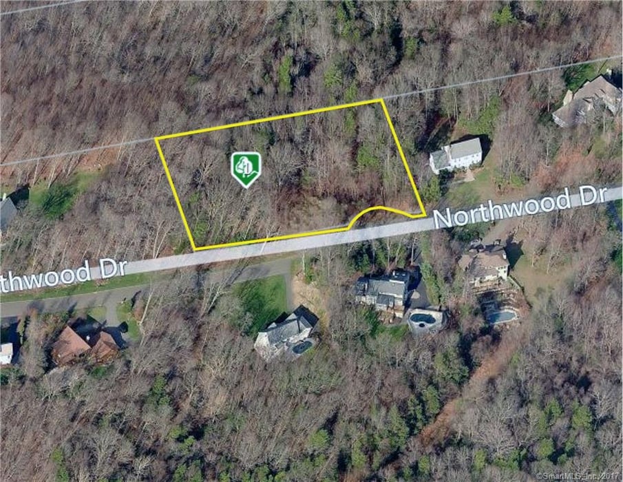 415 Northwood Drive Photo 1