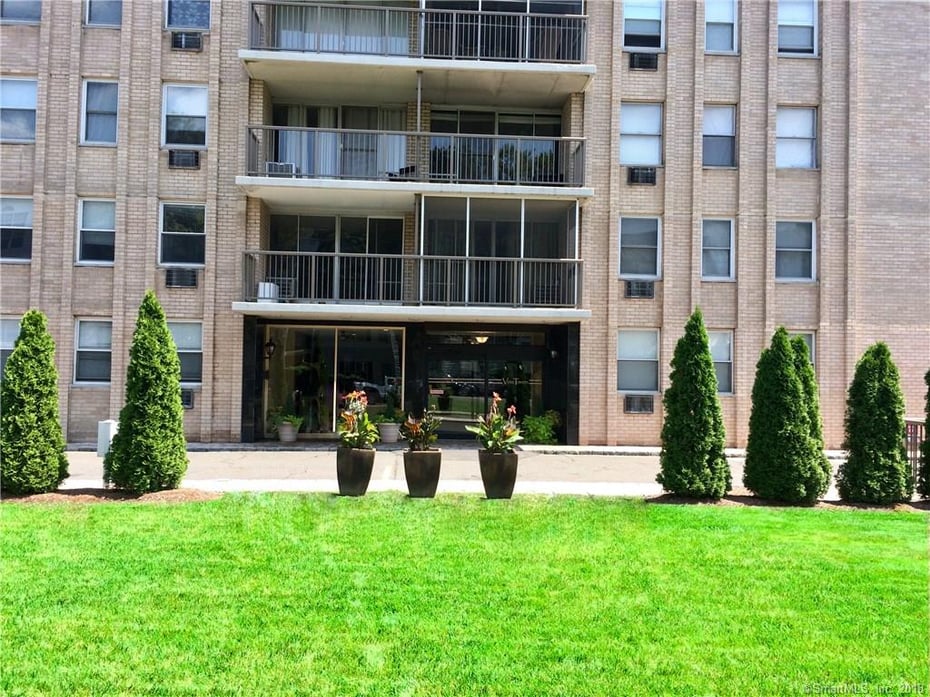 65 Glenbrook Road  #1E Photo 1