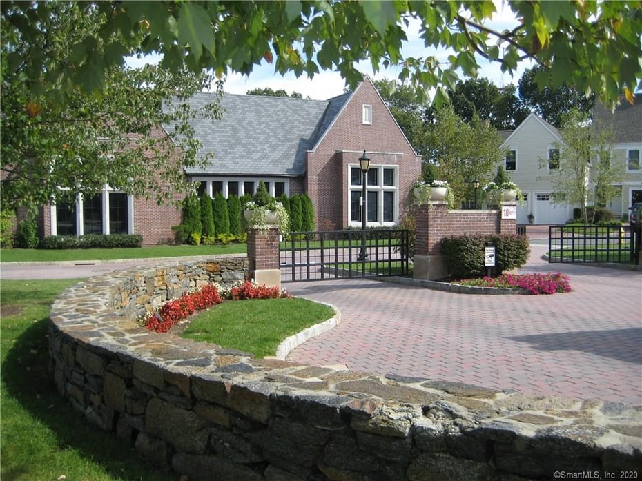 77 Havemeyer Lane  #49 Photo 1