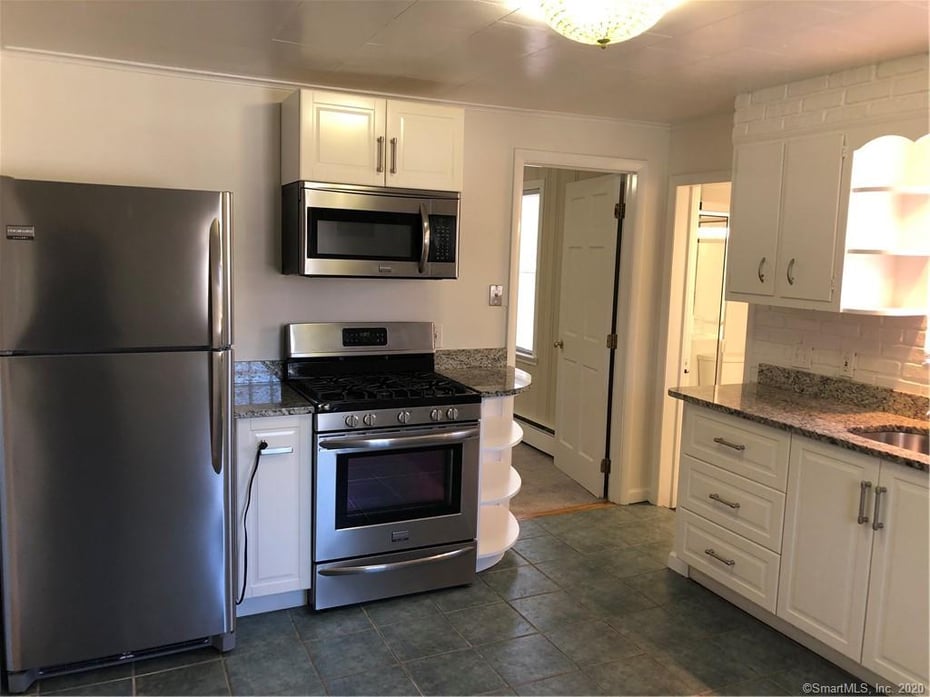 81 Soundview Avenue  #first flr Photo 1