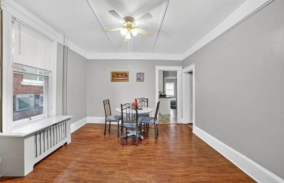 140 Beekman Avenue Photo 13