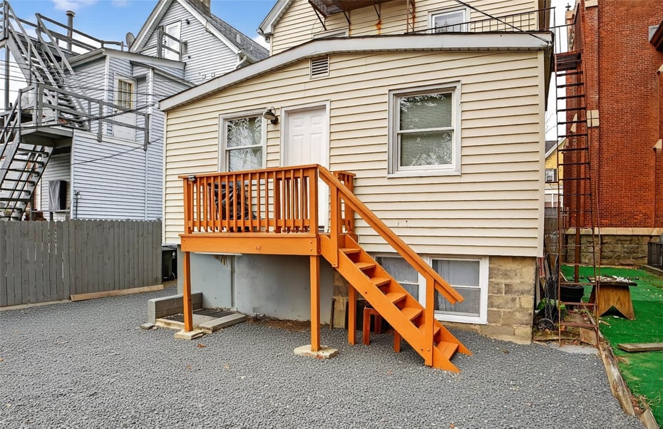 140 Beekman Avenue Photo 31