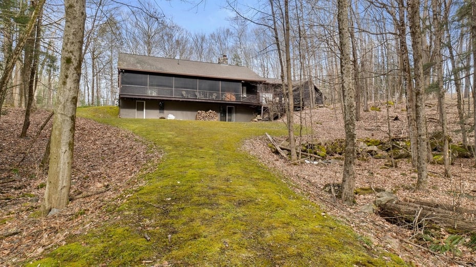 271 Lee Rd Photo 17
