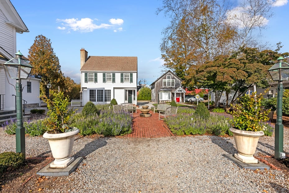 8 Bank Lane Photo 23