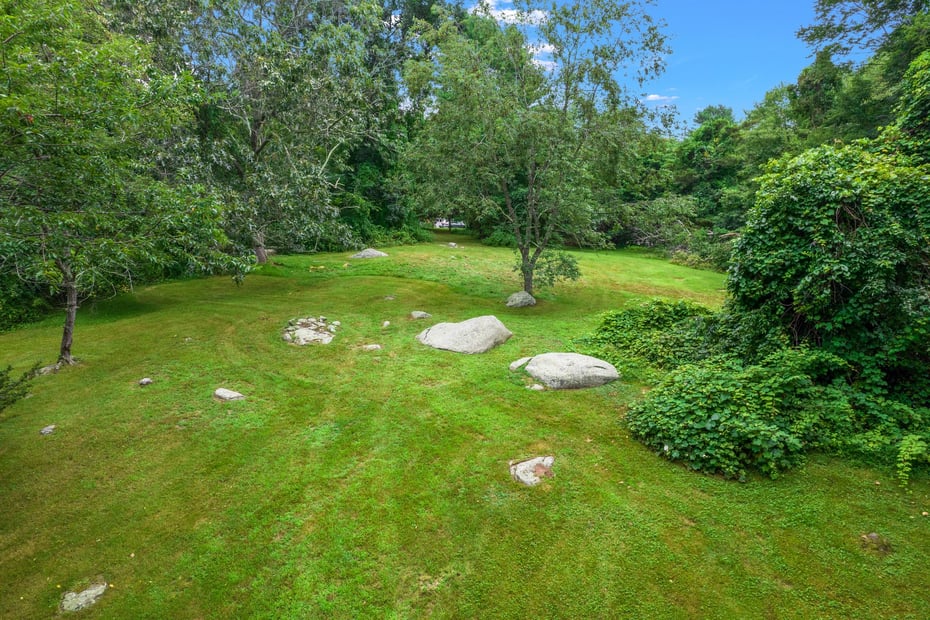 160 Saybrook Road Photo 12