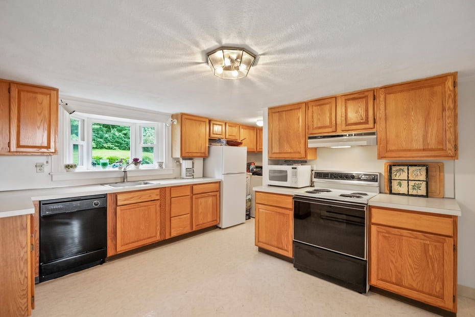 160 Saybrook Road Photo 7