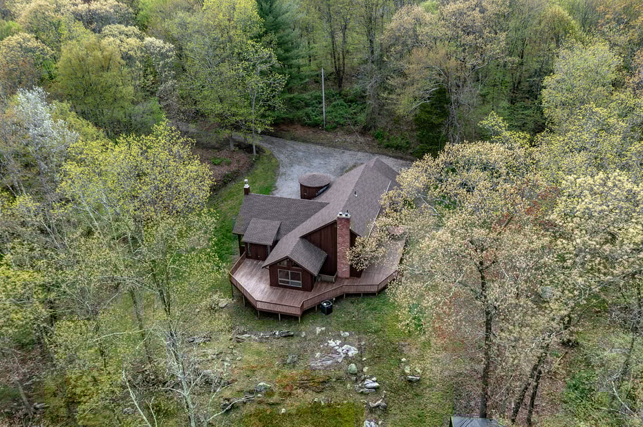656 Hill Road Photo 1