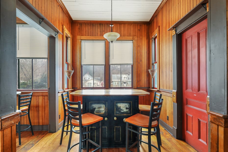 109 Railroad St Photo 6