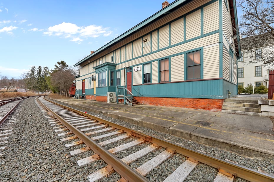 109 Railroad St Photo 17