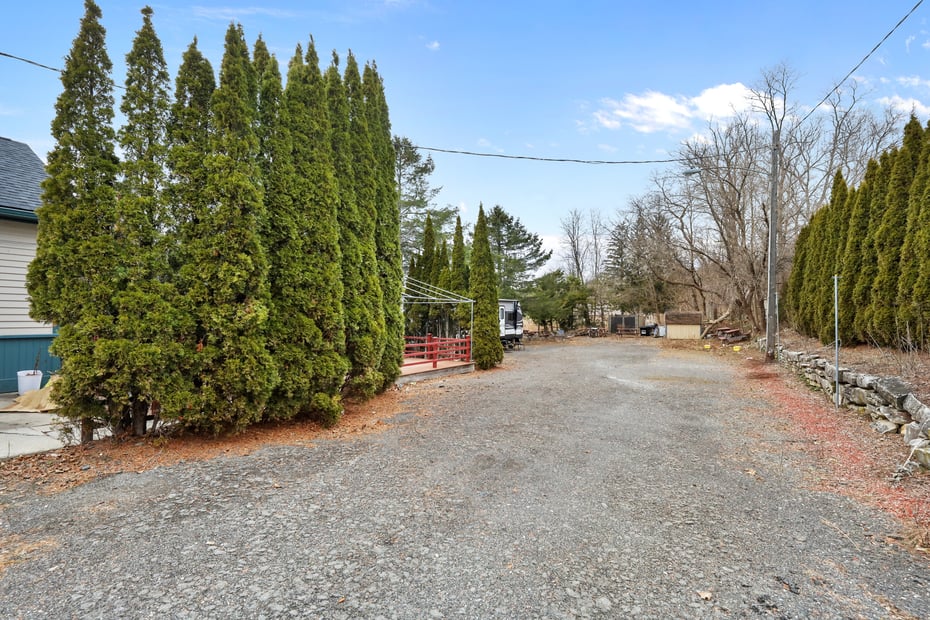 109 Railroad St Photo 19