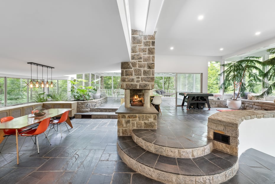 150 N Healy Avenue Photo 3