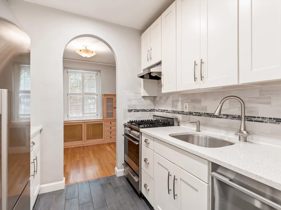 270 Bronxville Road  #B43 Photo 10