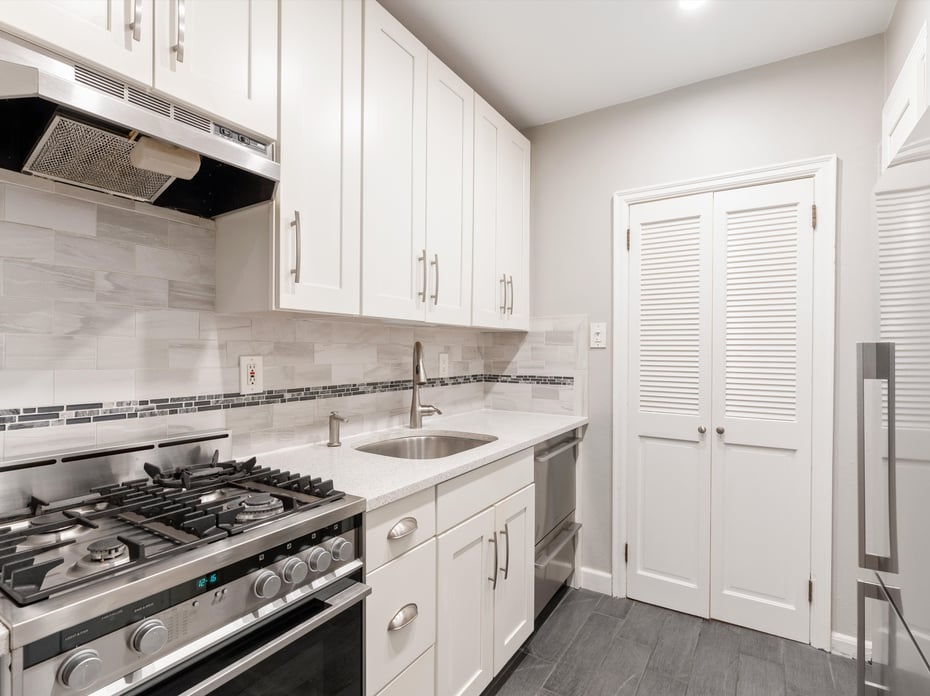 270 Bronxville Road  #B43 Photo 11