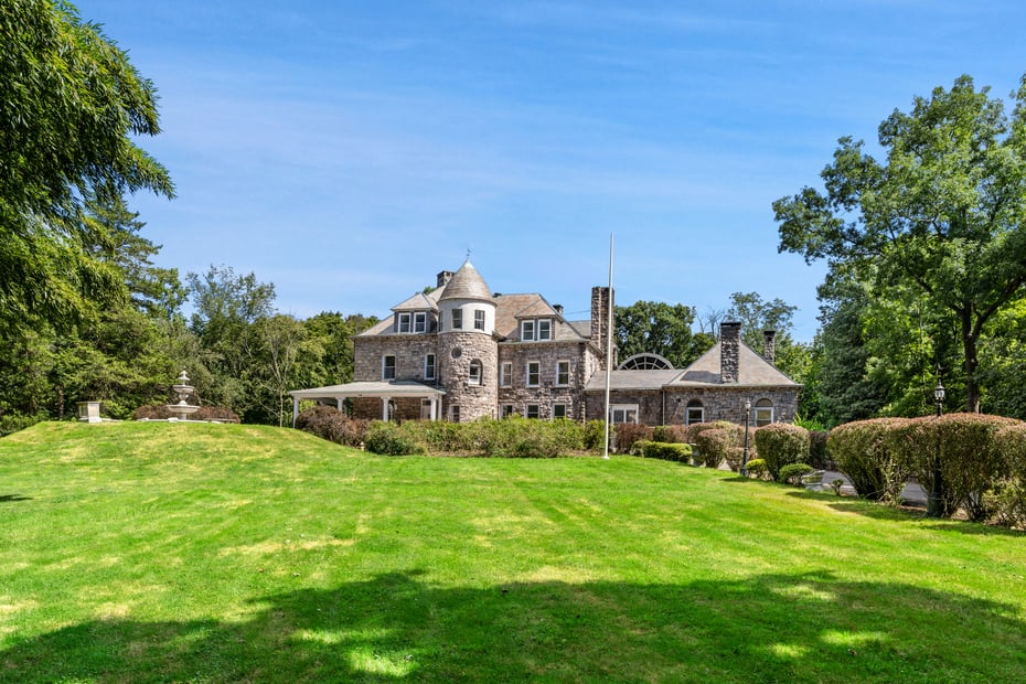 139 Scarborough Road Photo 4