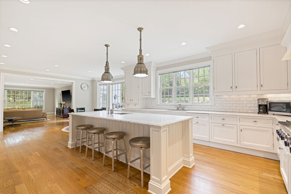 20 Colonial Road Photo 5