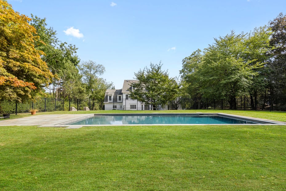 20 Colonial Road Photo 29