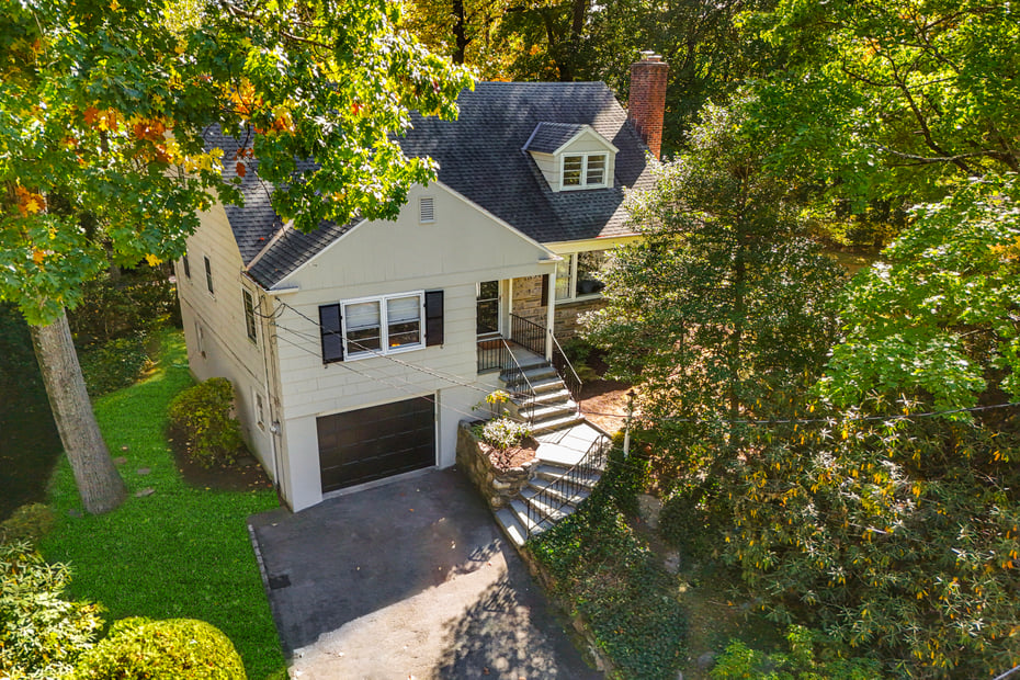 98 Valley Road Photo 1