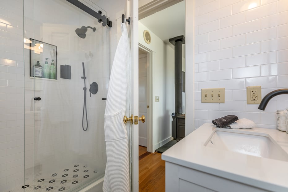 72 Herb Road Photo 16