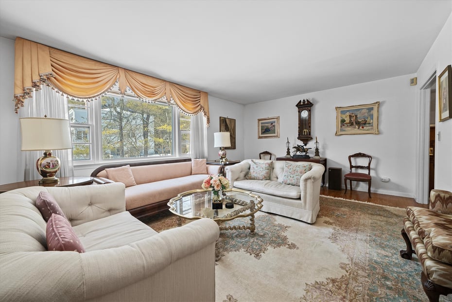 4 Meadow Way Photo 5