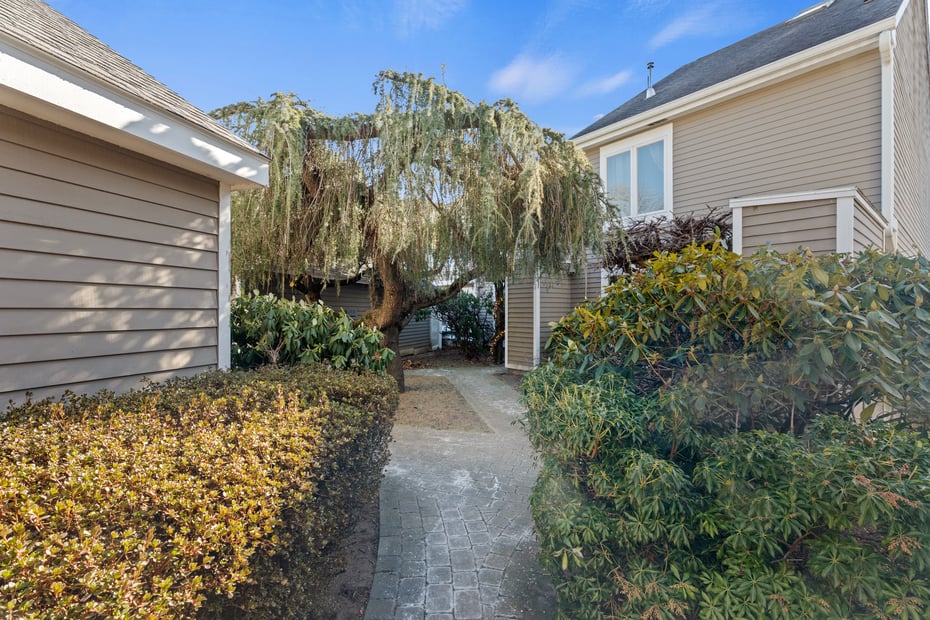80 Seaview Terrace  #12 Photo 3