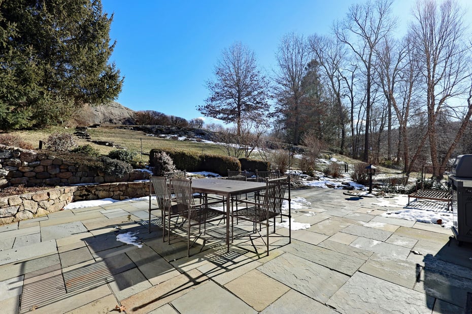 98 Hopewell Woods Road Photo 5