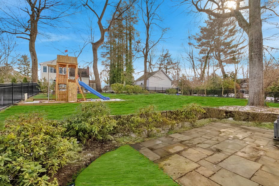 22 Montrose Road Photo 36