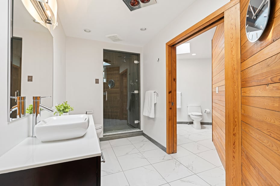 476 Grace Church Street Photo 14