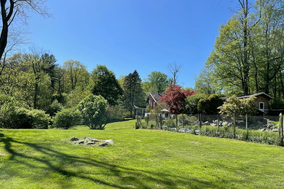 252 Florida Hill Road Photo 5