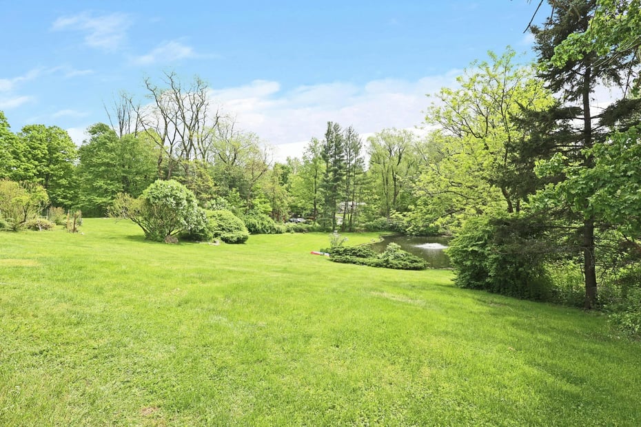 252 Florida Hill Road Photo 9