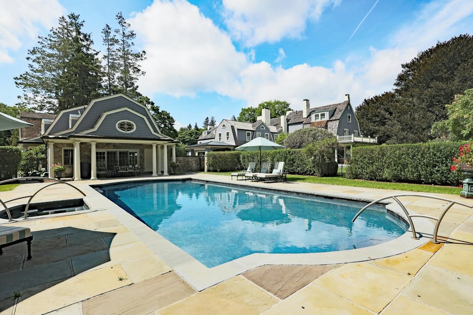 27 Country Club Road Photo 5