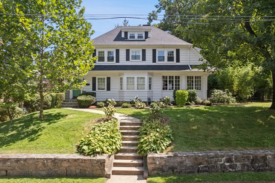 147 Lorraine Avenue Photo 1