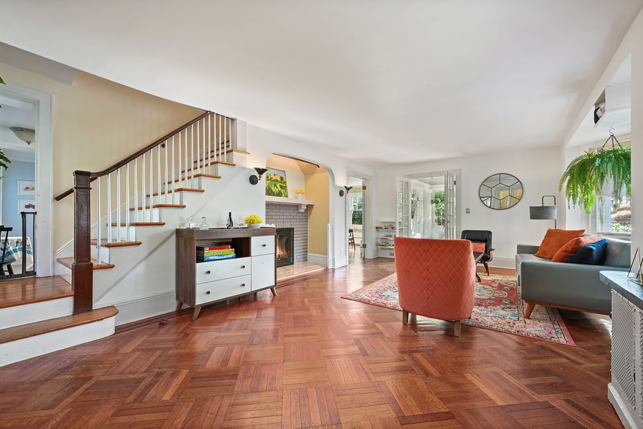 147 Lorraine Avenue Photo 6