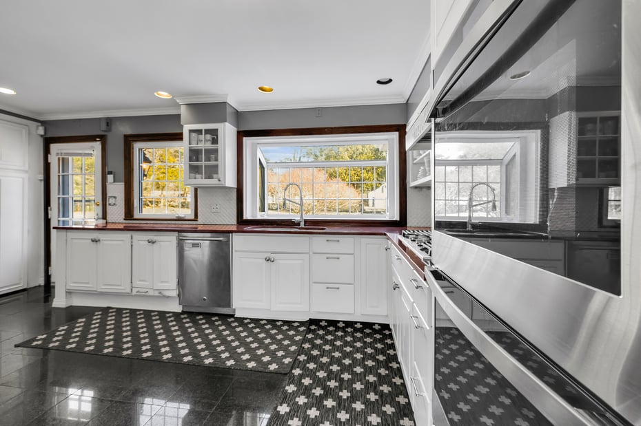 1209 Westover Road Photo 6