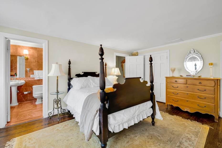 1209 Westover Road Photo 13