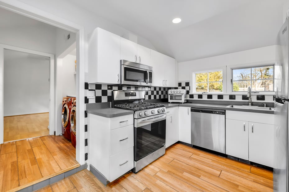 1209 Westover Road Photo 18