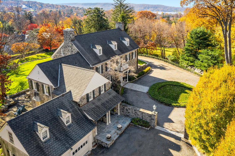 5 Belmont Drive Photo 2