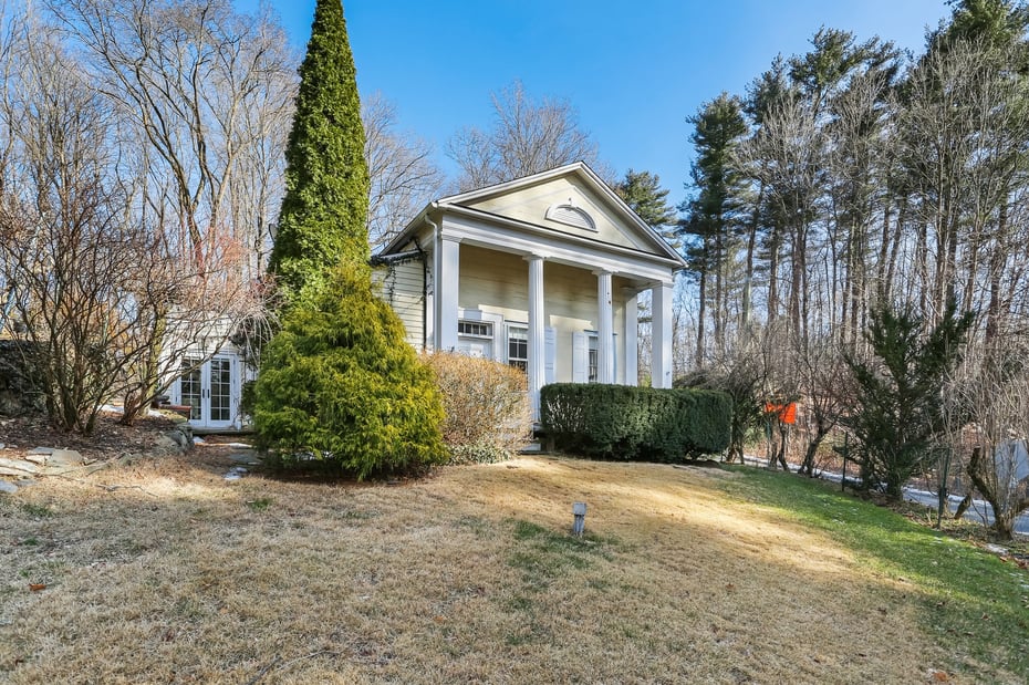 5 Lakeside Drive Photo 1