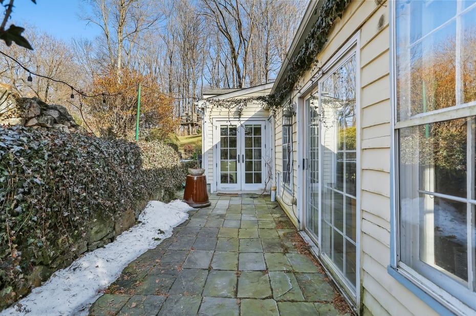 5 Lakeside Drive Photo 27