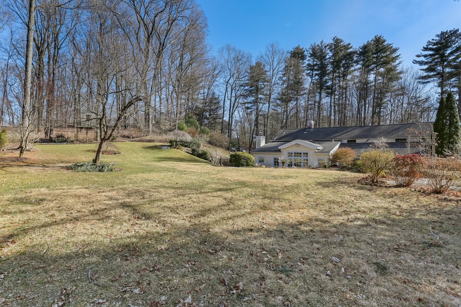 5 Lakeside Drive Photo 31