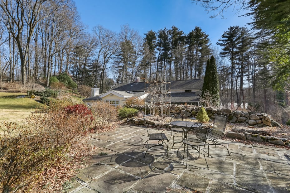 5 Lakeside Drive Photo 32