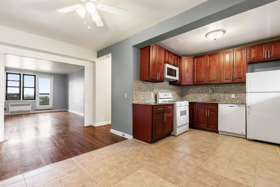 325 King Street  #5c Photo 9