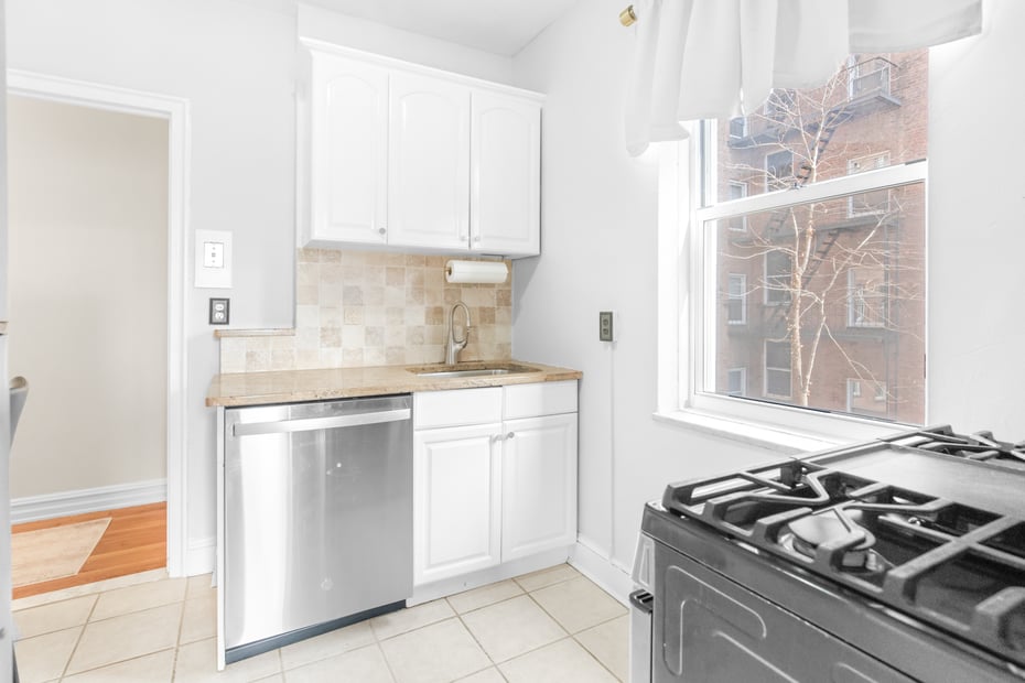 1 Bronxville Road  #2E Photo 12
