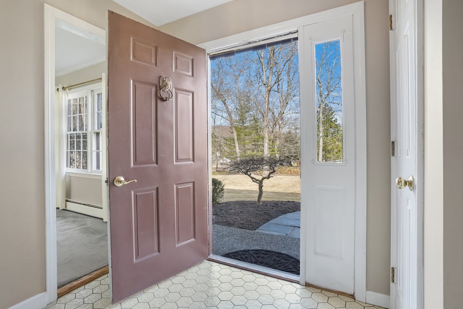 10 Tanglewood Drive Photo 3