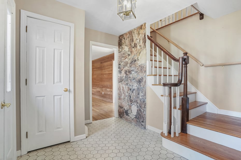 10 Tanglewood Drive Photo 4