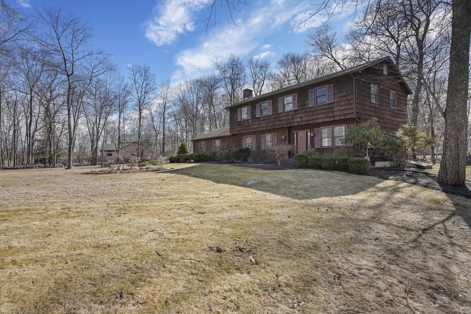 10 Tanglewood Drive Photo 2