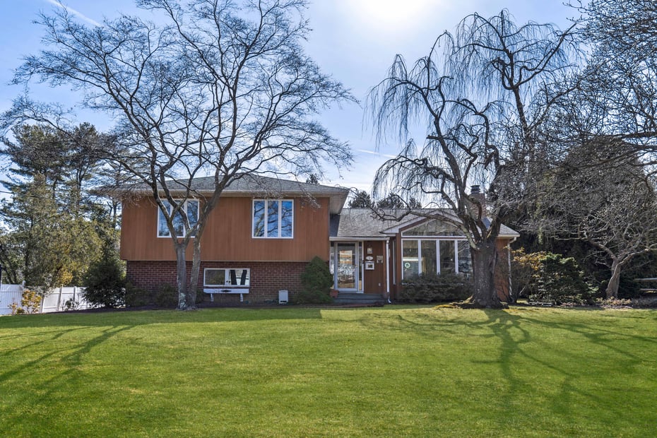 1 Country Ridge Drive Photo 1