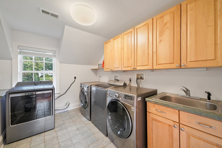 2 Belmont Drive Photo 31